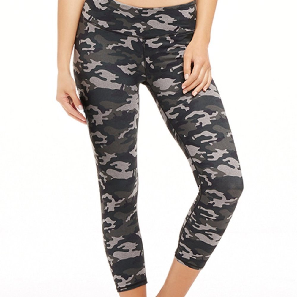 Fabletics Lima Capri Leggings In Moss Camo Size X… - image 1